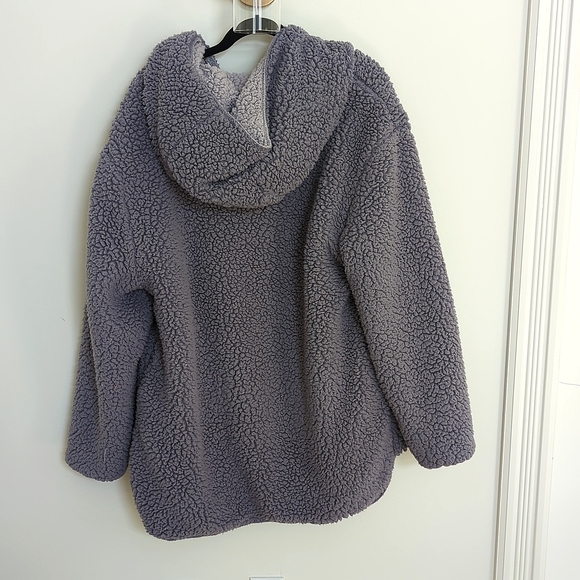 URBAN OUTFITTERS Purple Teddy Jacket Size M/L - Picture 3 of 5